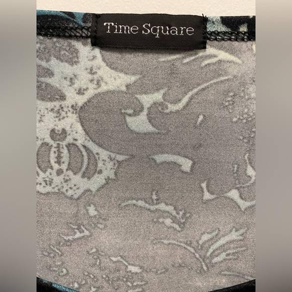 2/$10✨ Time Square Teal/Black/Silver Abstract Top / Shirt Size 4x - Picture 3 of 7